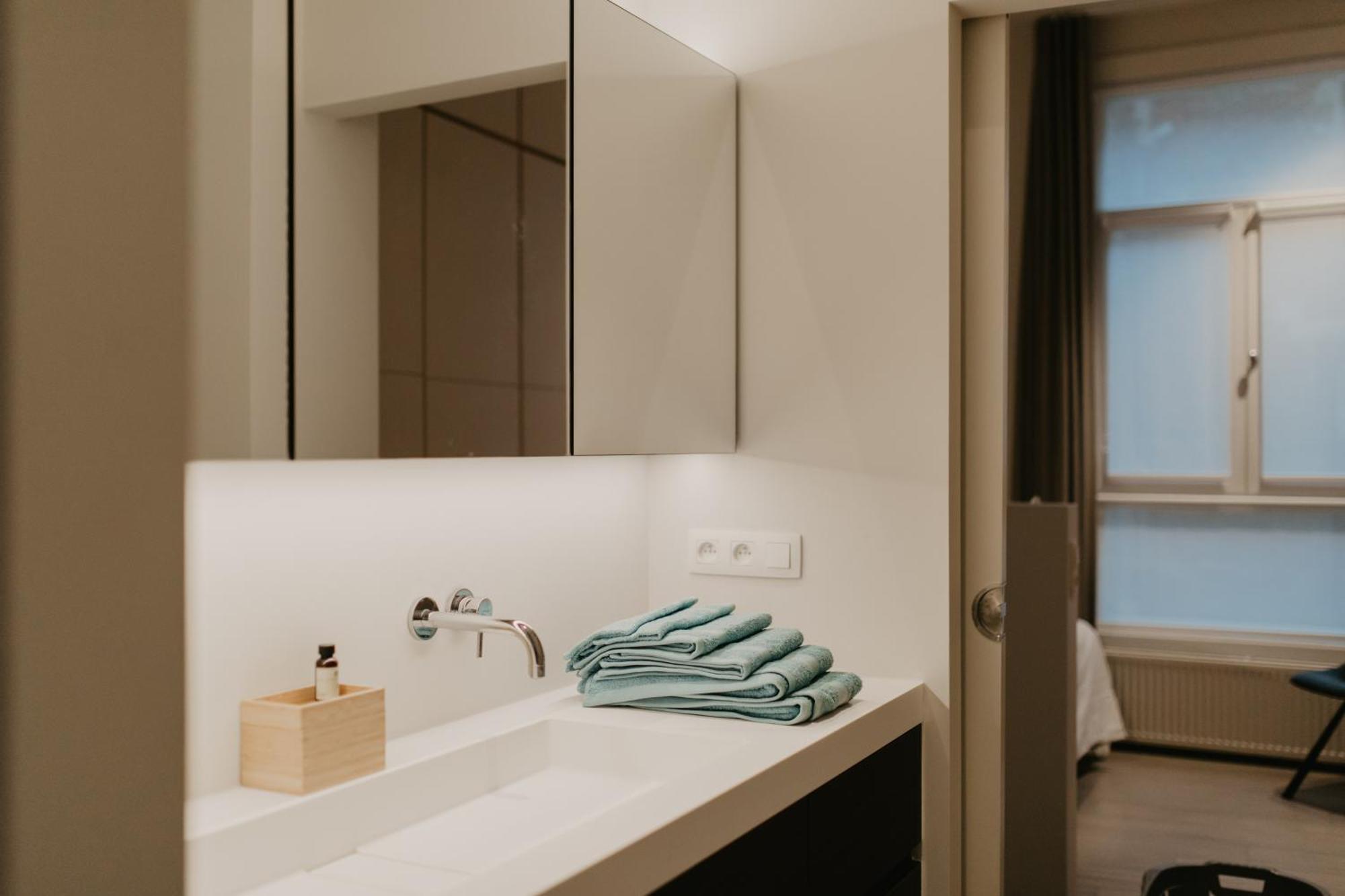 Blue Bird Residence Suite Moriaan Антверпен Экстерьер фото